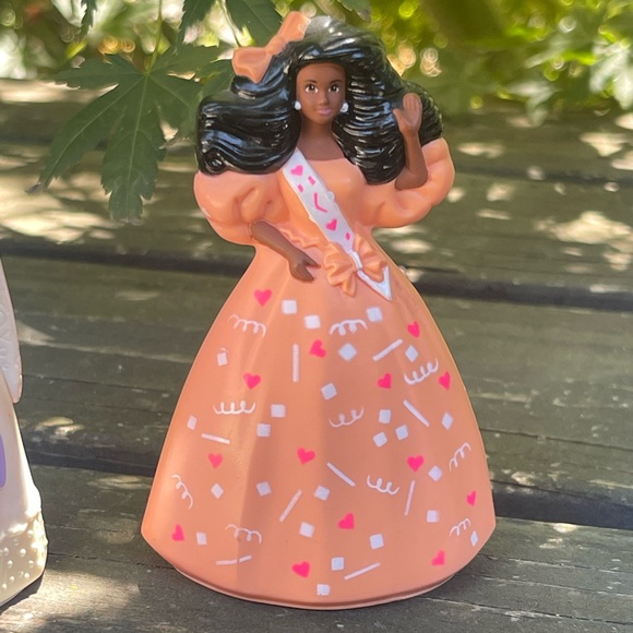 Vintage McDonald Barbies - 5 - Picture 8 of 8